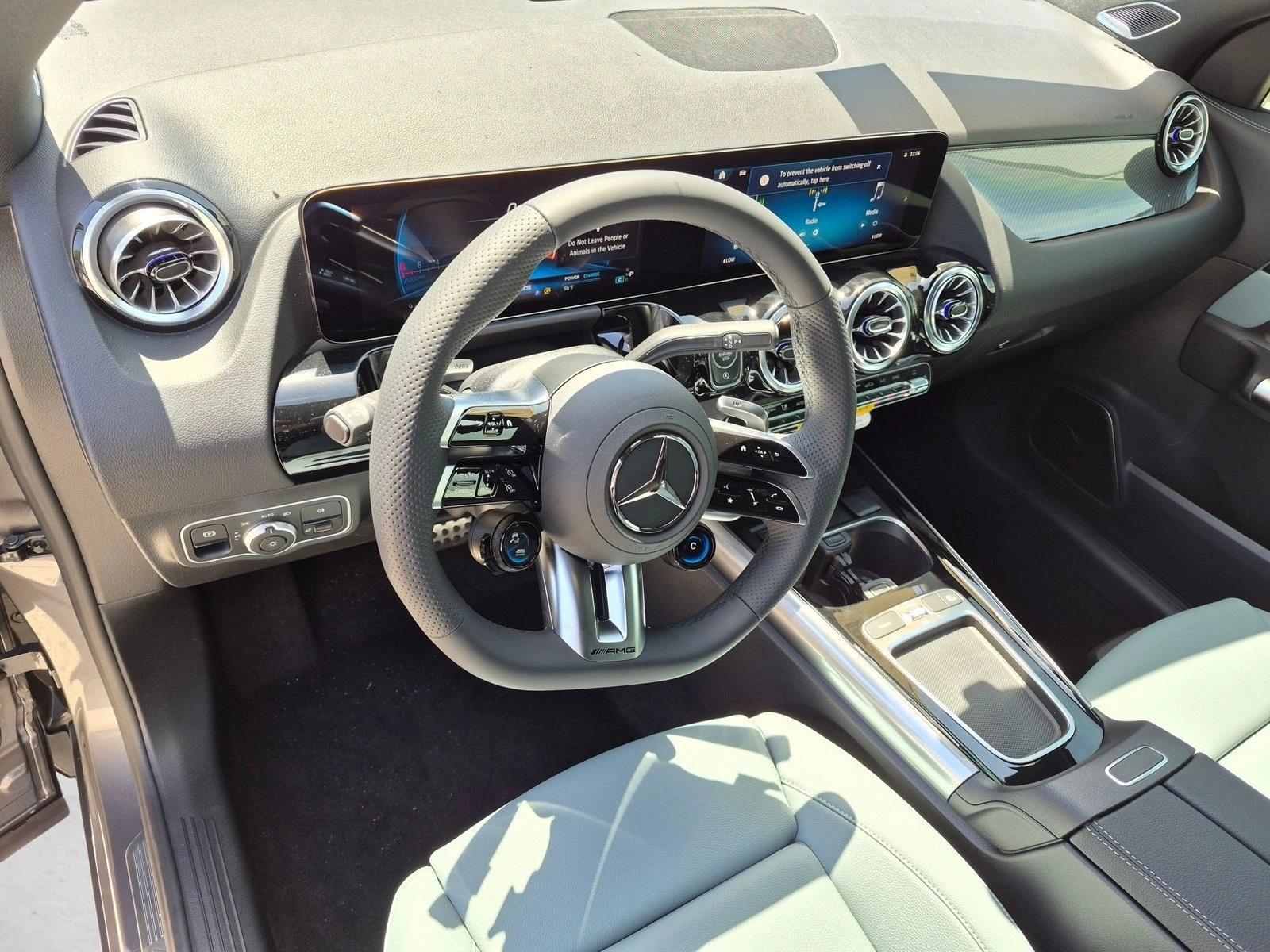 2026 AMG GLA 35, photo 3 of 16