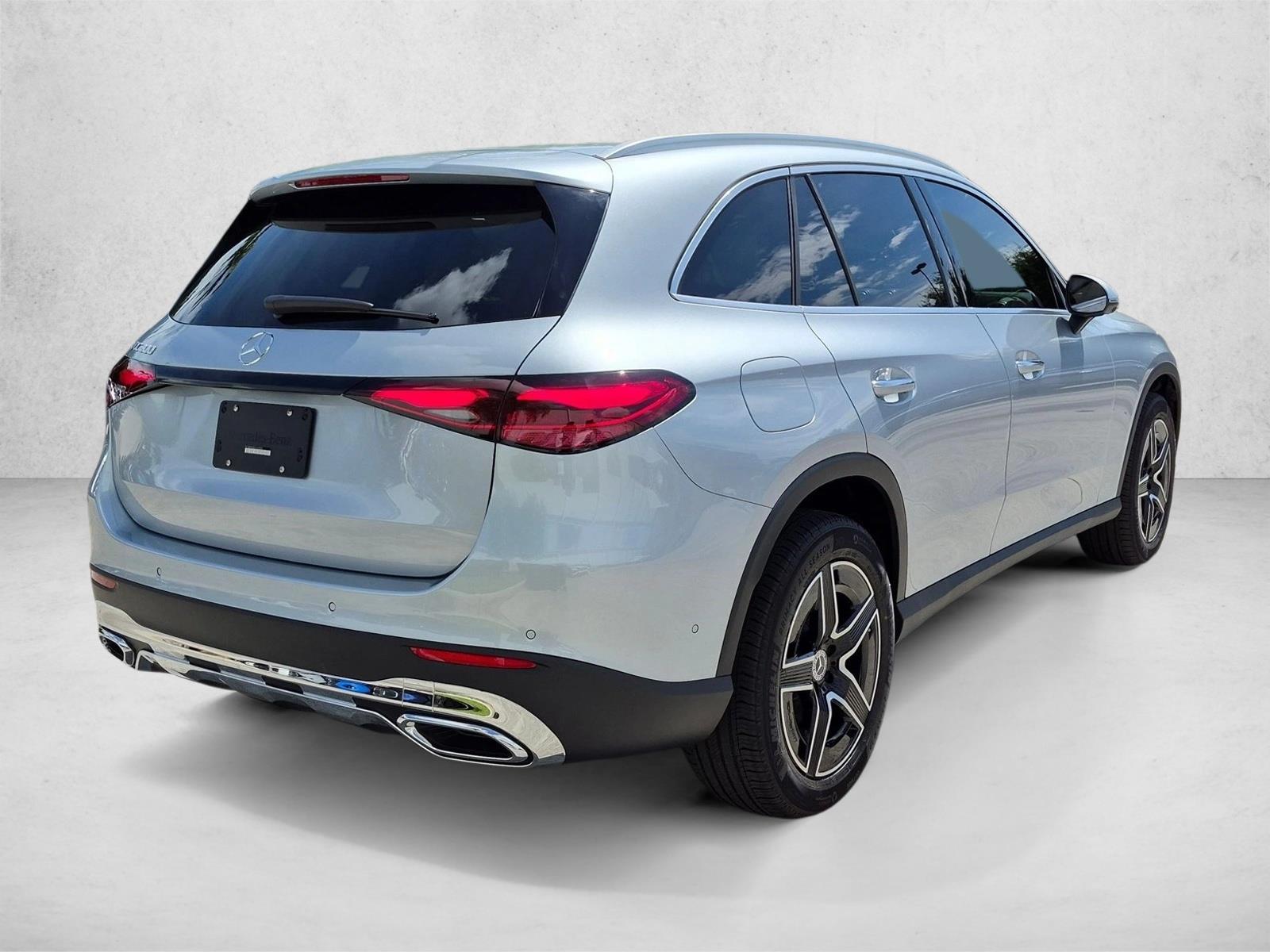 2027 GLC 300, photo 2 of 17
