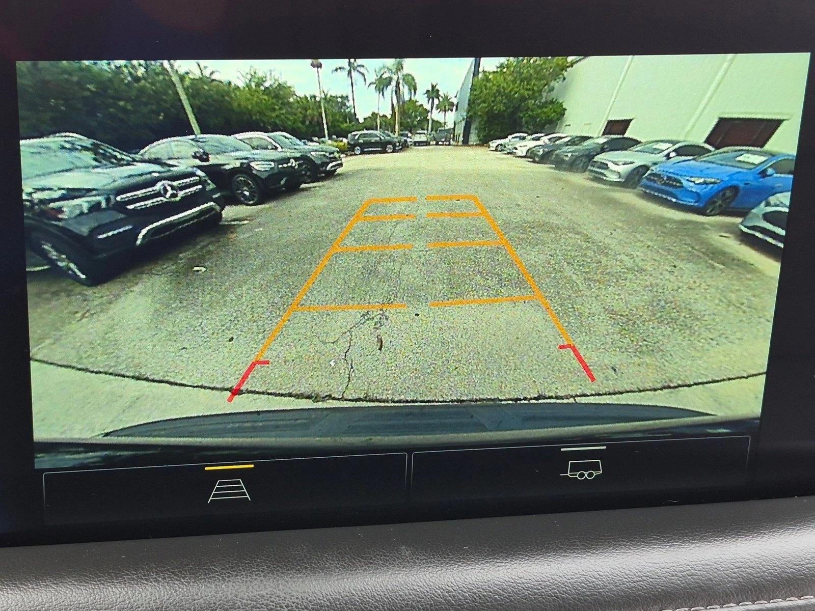 2022 Chevrolet Suburban Z71, photo 14 of 26