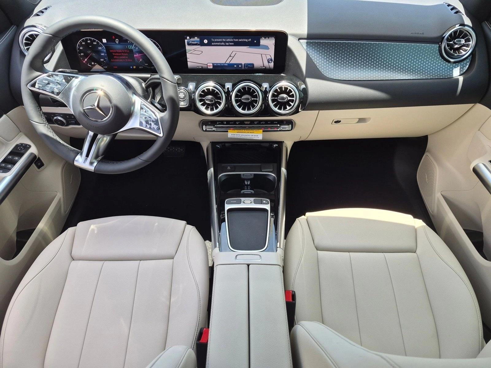 2026 GLA 250, photo 14 of 17