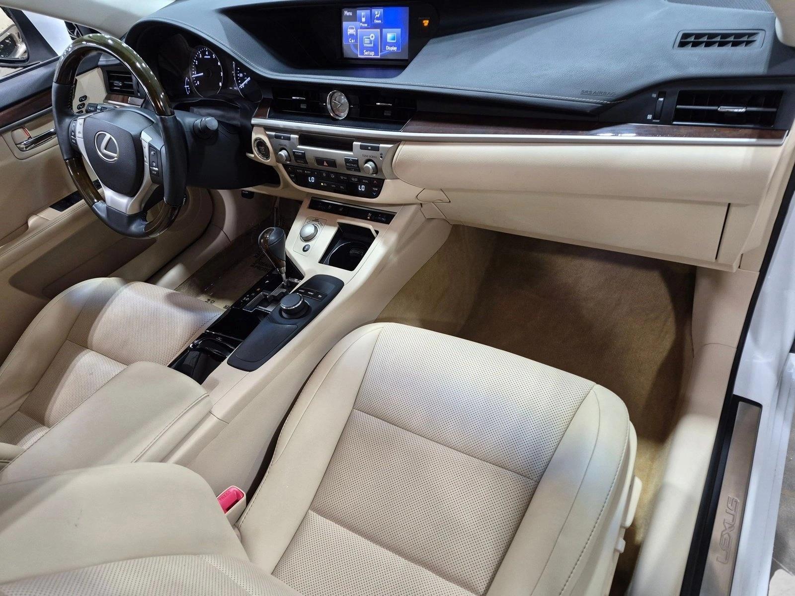 2014 Lexus ES 350, photo 22 of 25