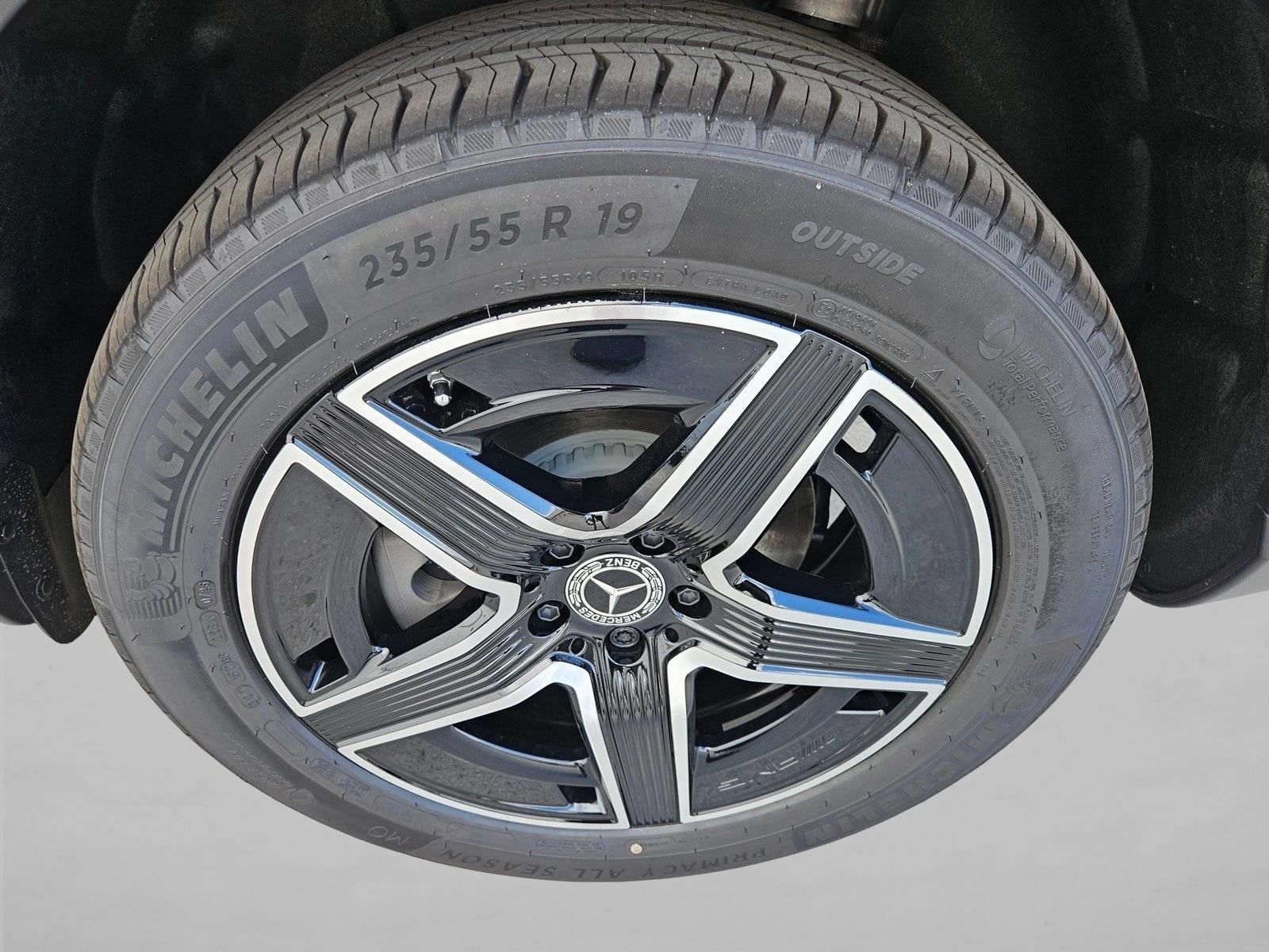 2026 GLC 300 4MATIC, photo 10 of 17
