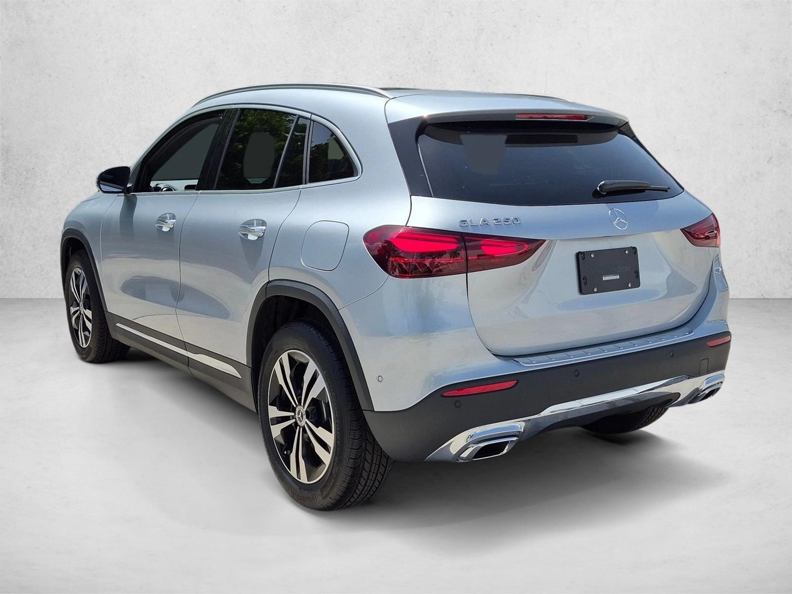 2026 GLA 250, photo 8 of 17