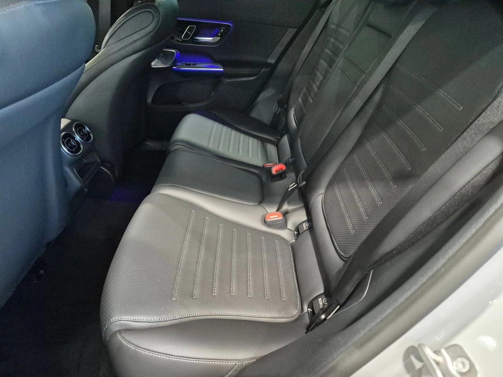 2027 GLC 300 4MATIC Coupe, photo 15 of 17
