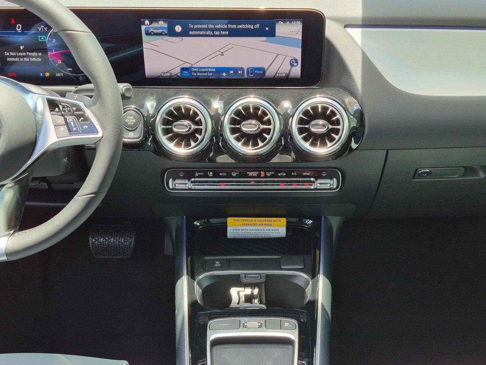 2026 GLA 250, photo 11 of 17