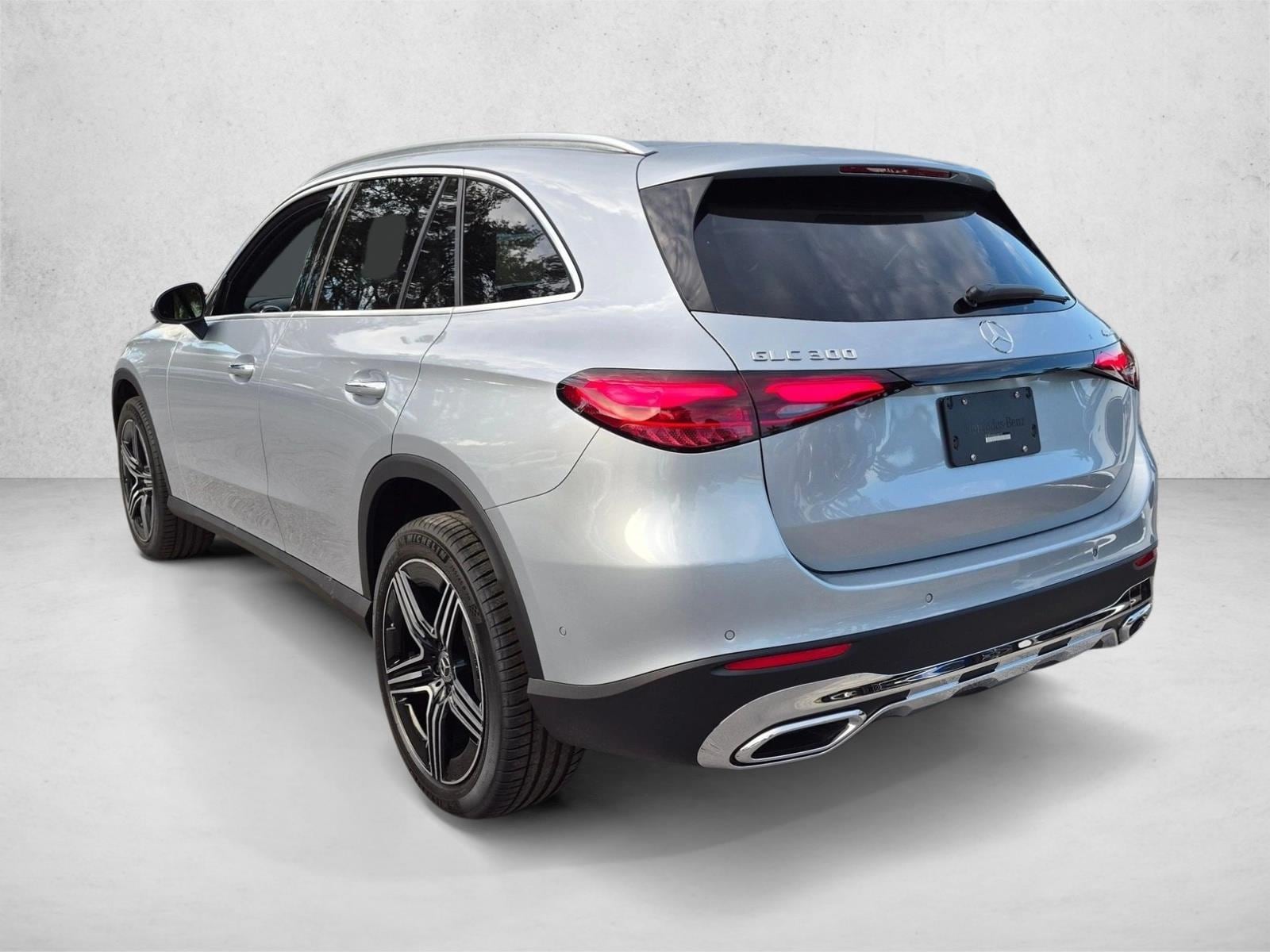 2027 GLC 300 4MATIC, photo 8 of 17