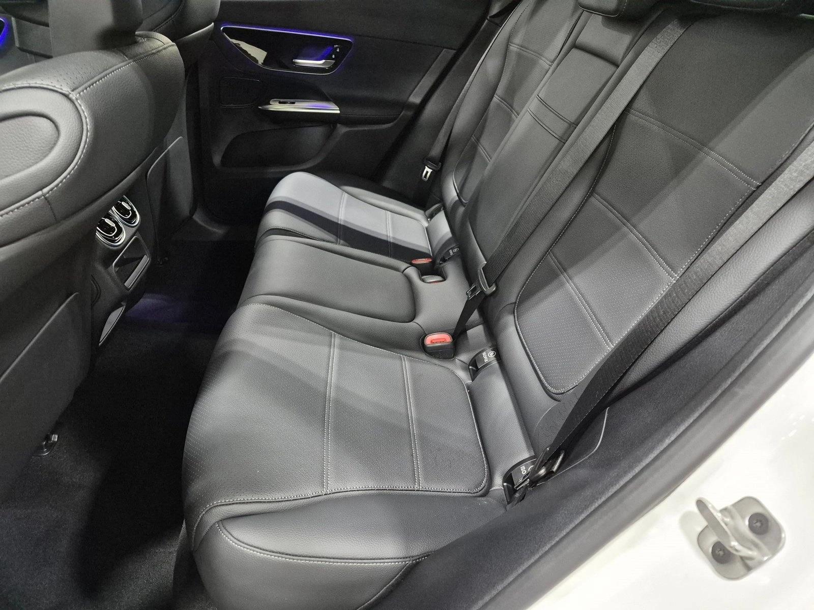 2026 GLC 300, photo 19 of 25