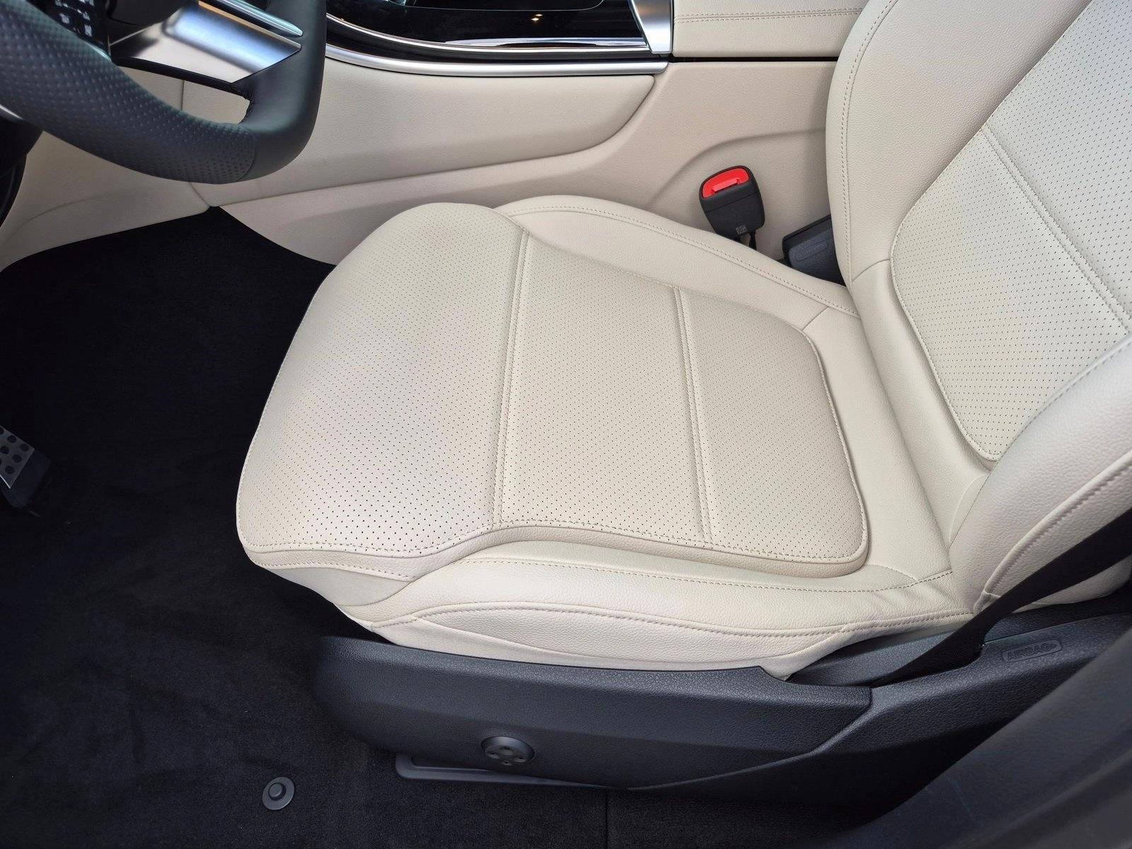 2027 GLC 300, photo 4 of 17