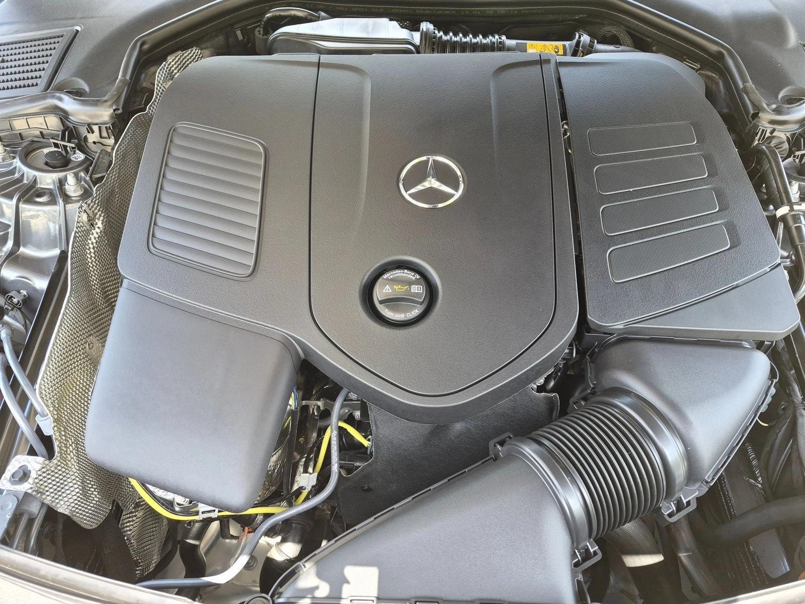 2026 C 300 4MATIC, photo 16 of 17
