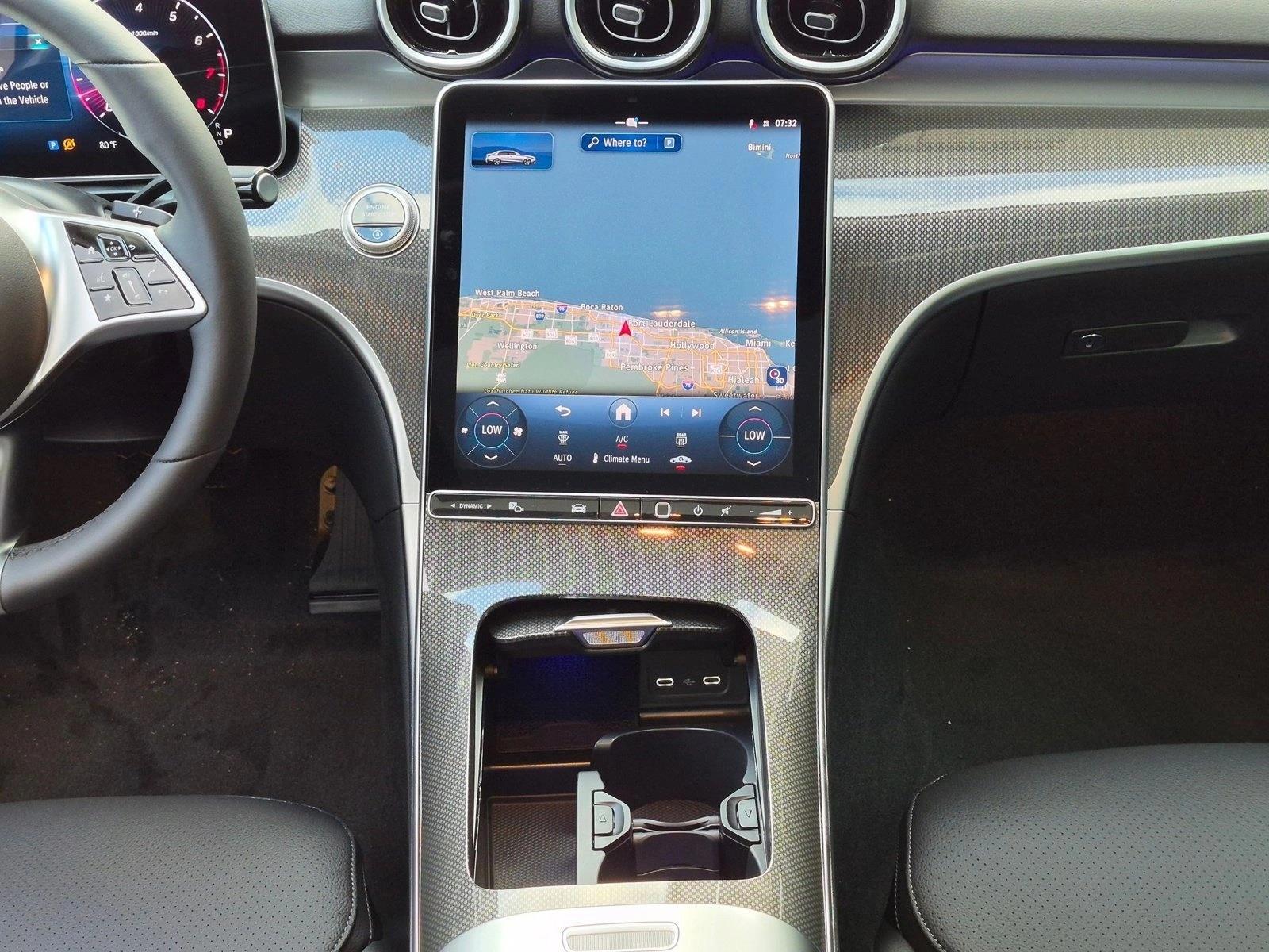 2026 C 300 4MATIC, photo 11 of 17