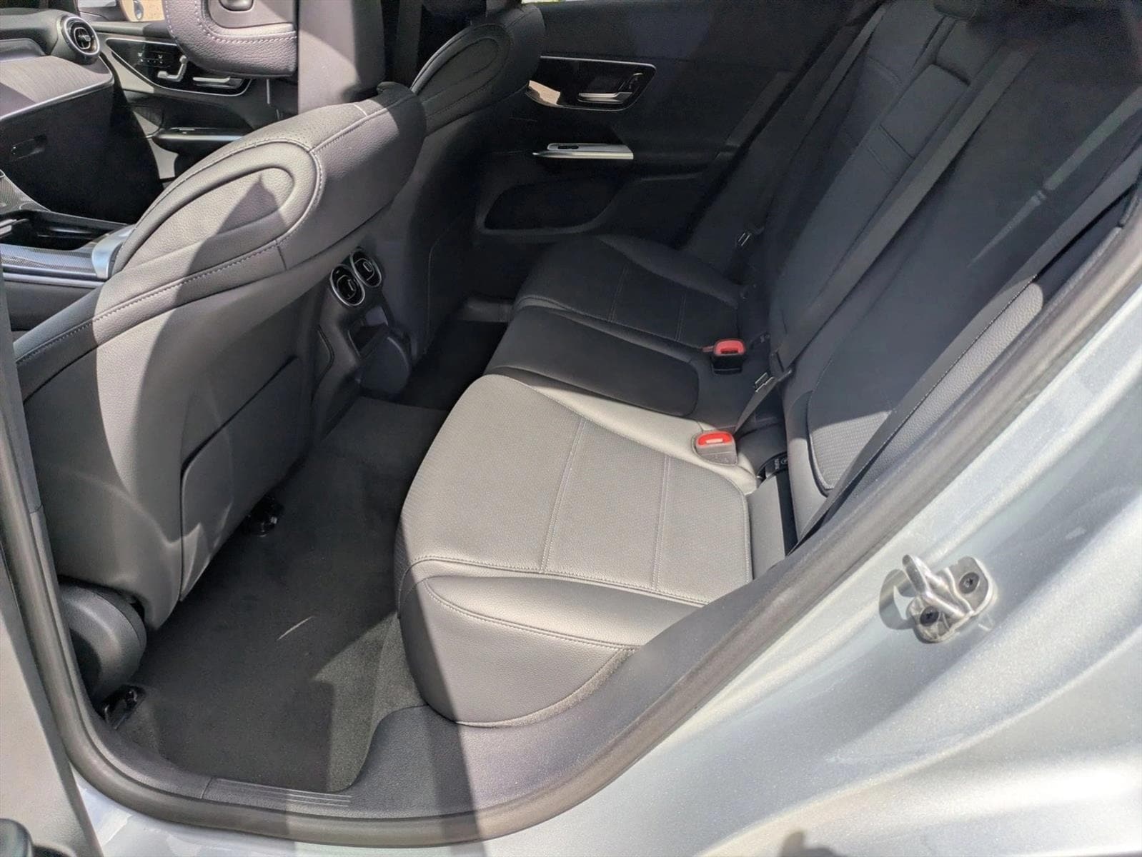 2026 GLC 300 4MATIC, photo 15 of 16