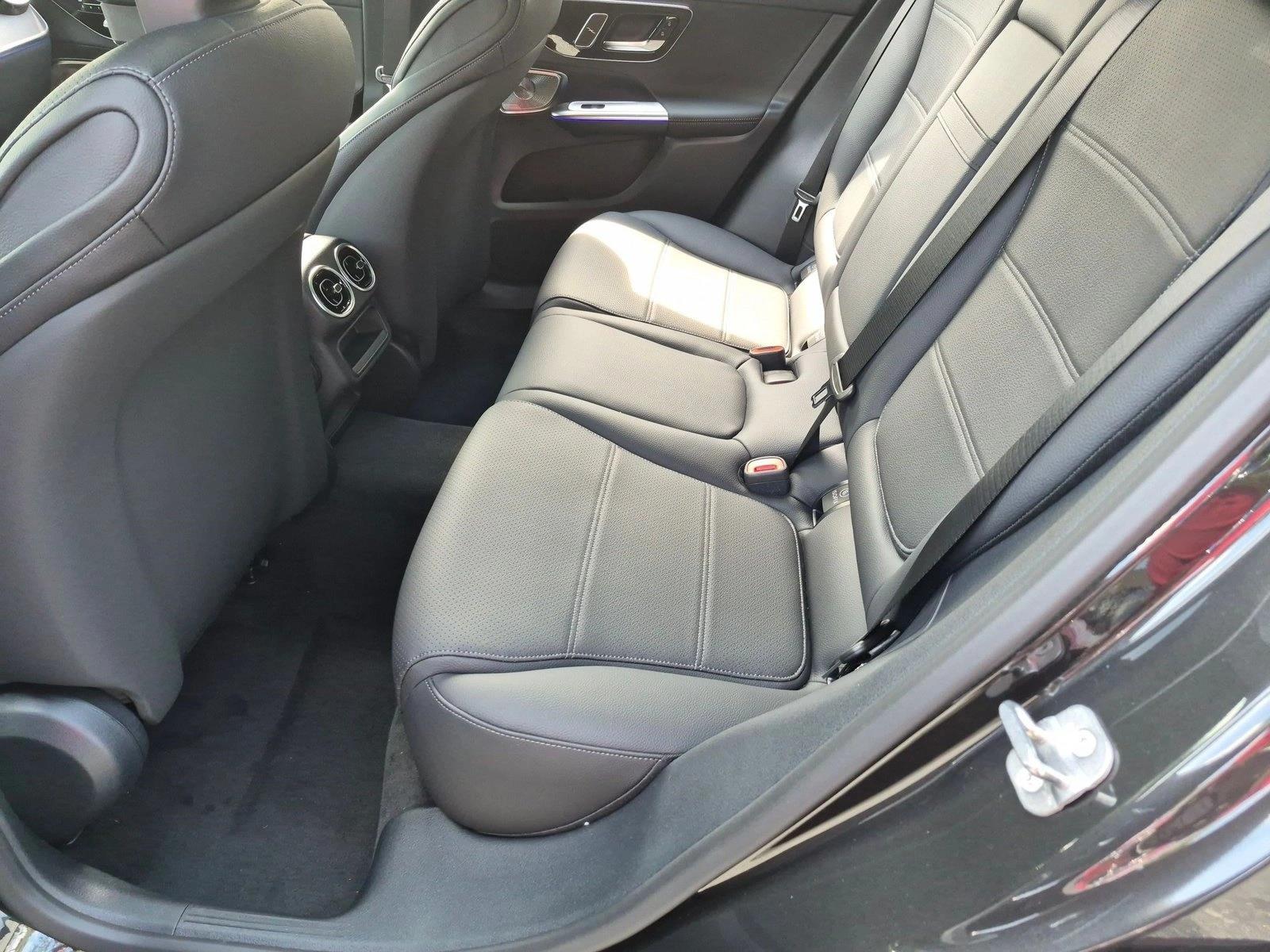 2027 GLC 300, photo 12 of 16