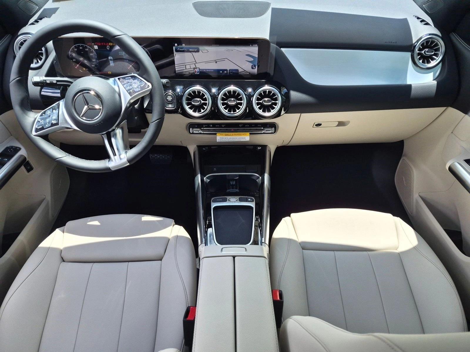 2026 GLA 250, photo 14 of 17