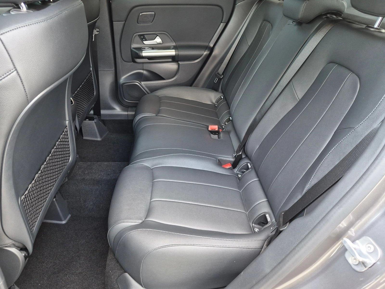 2026 GLA 250, photo 14 of 16