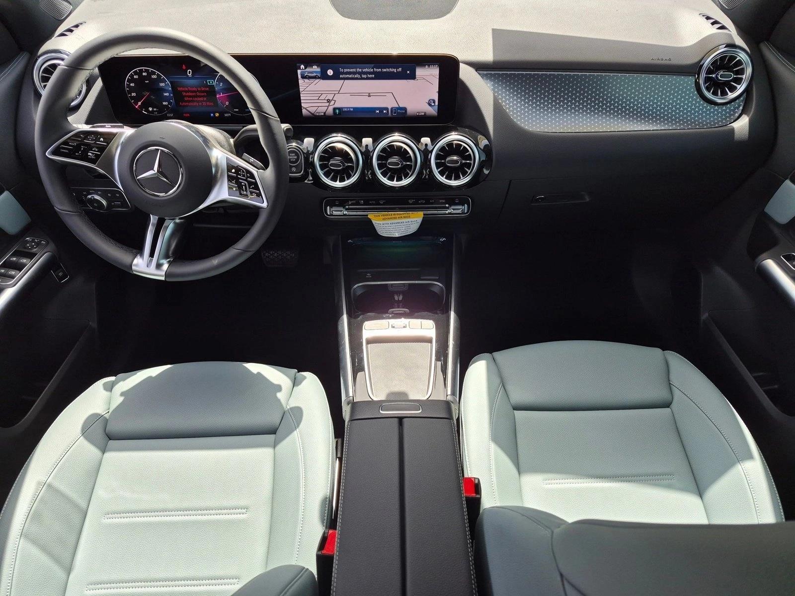 2026 GLA 250, photo 14 of 17