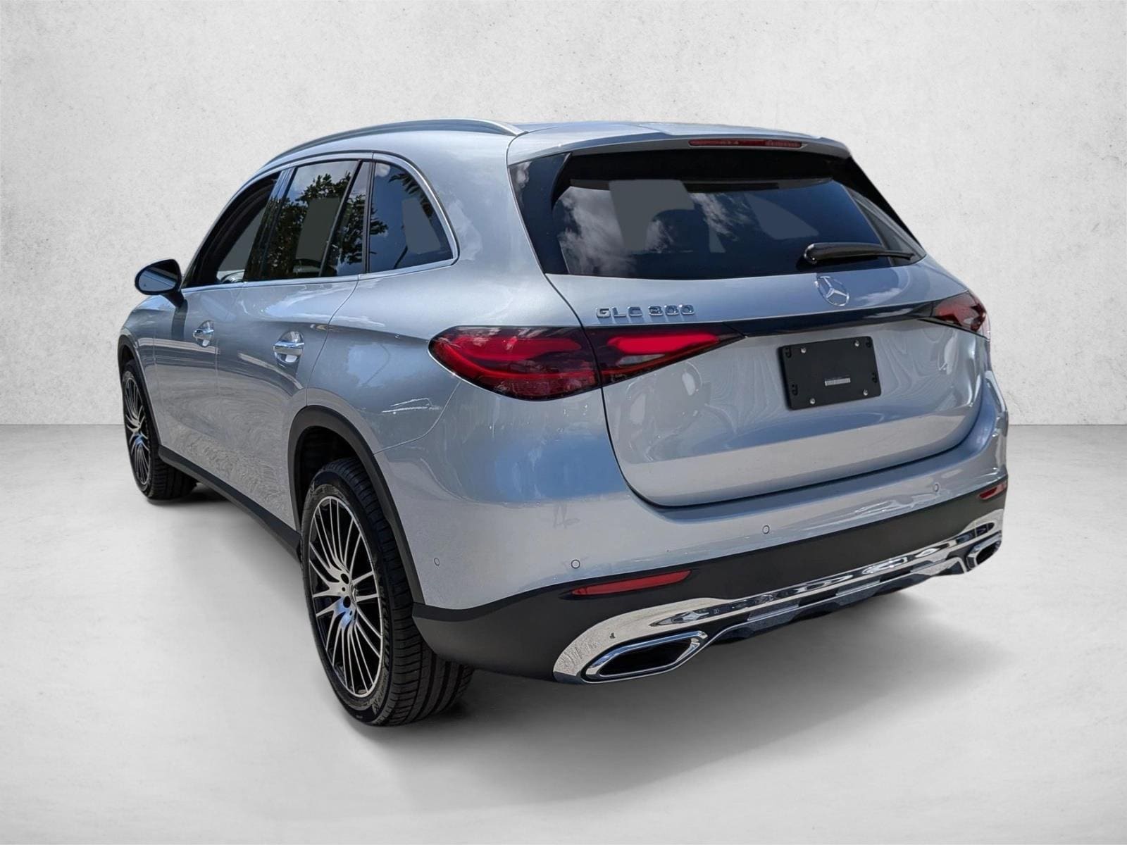 2026 GLC 300, photo 8 of 17