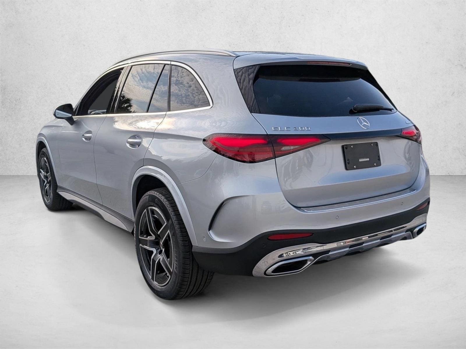 2026 GLC 300 4MATIC, photo 8 of 16