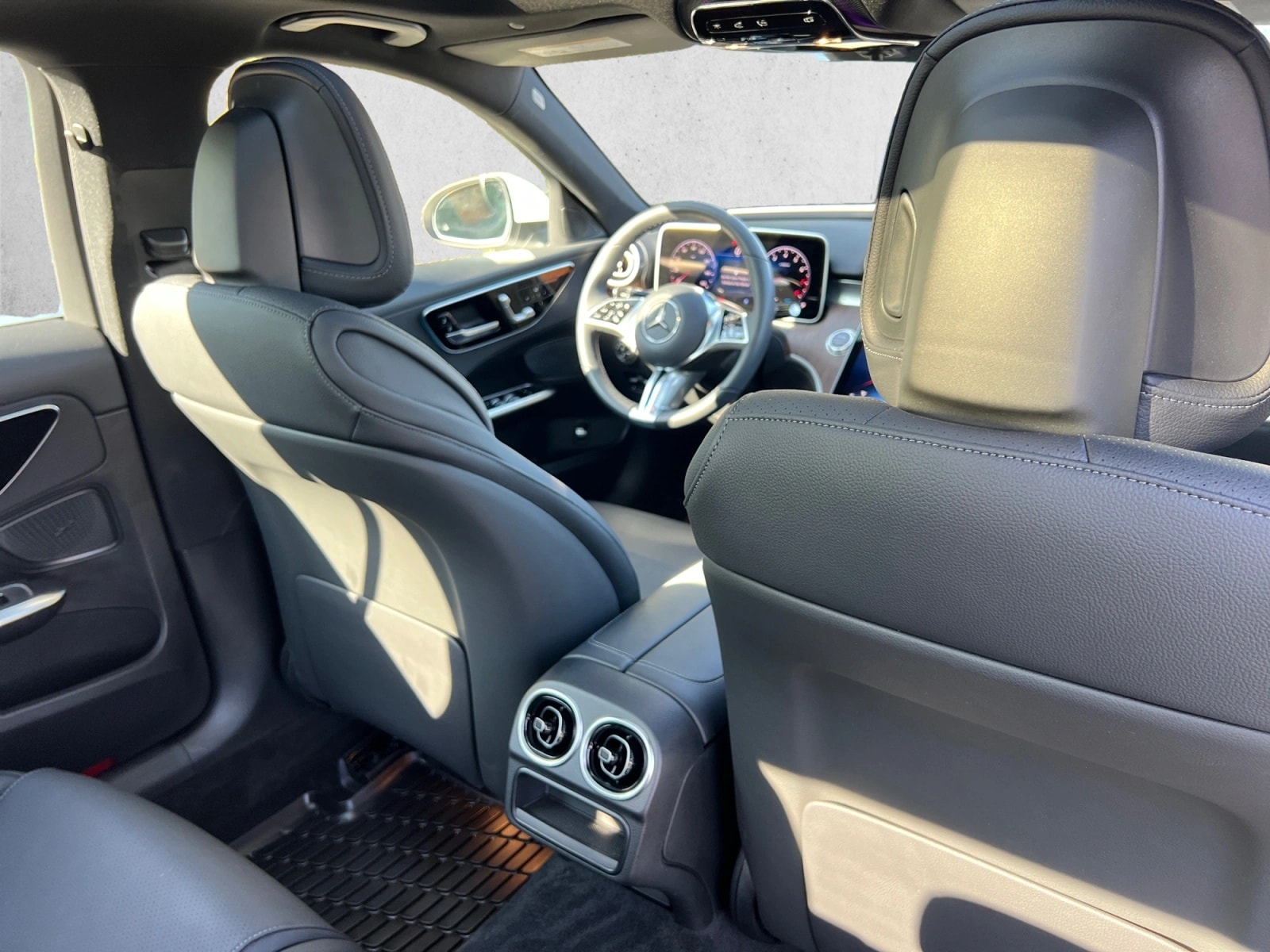 2026 Mercedes-Benz C-Class Sedan C 300 - Photo 25