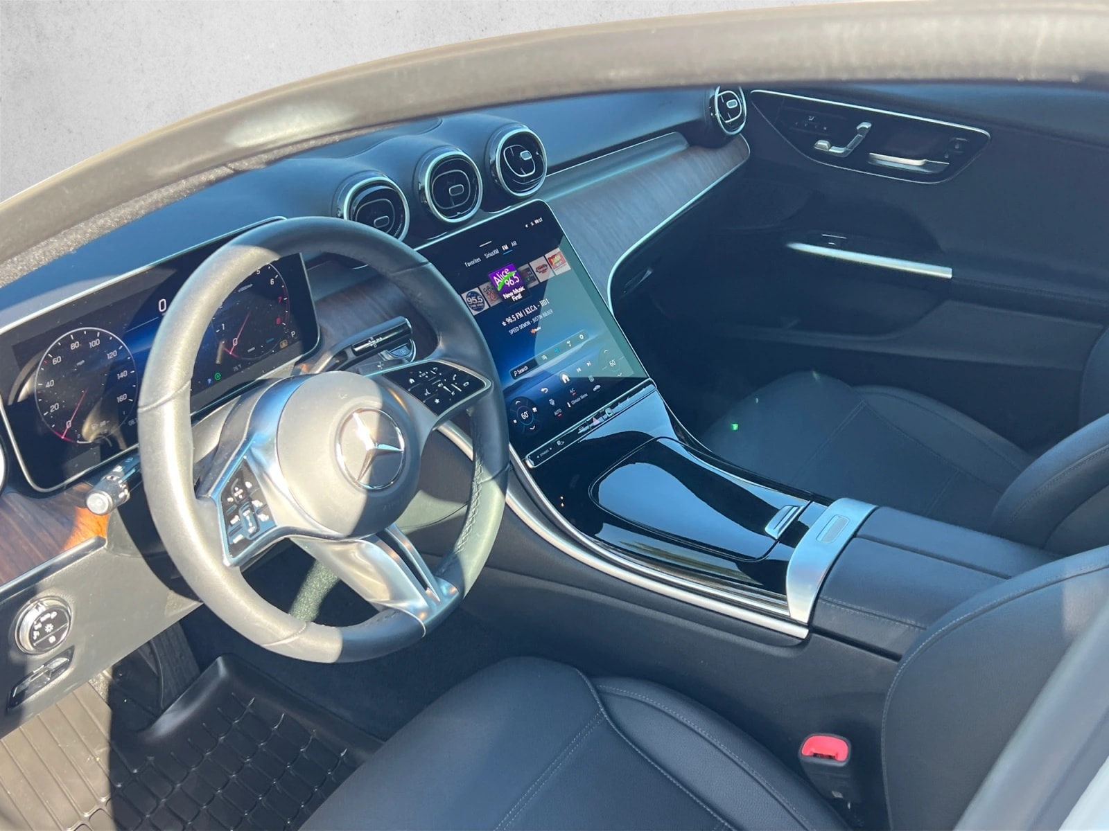 2026 Mercedes-Benz C-Class Sedan C 300 - Photo 10
