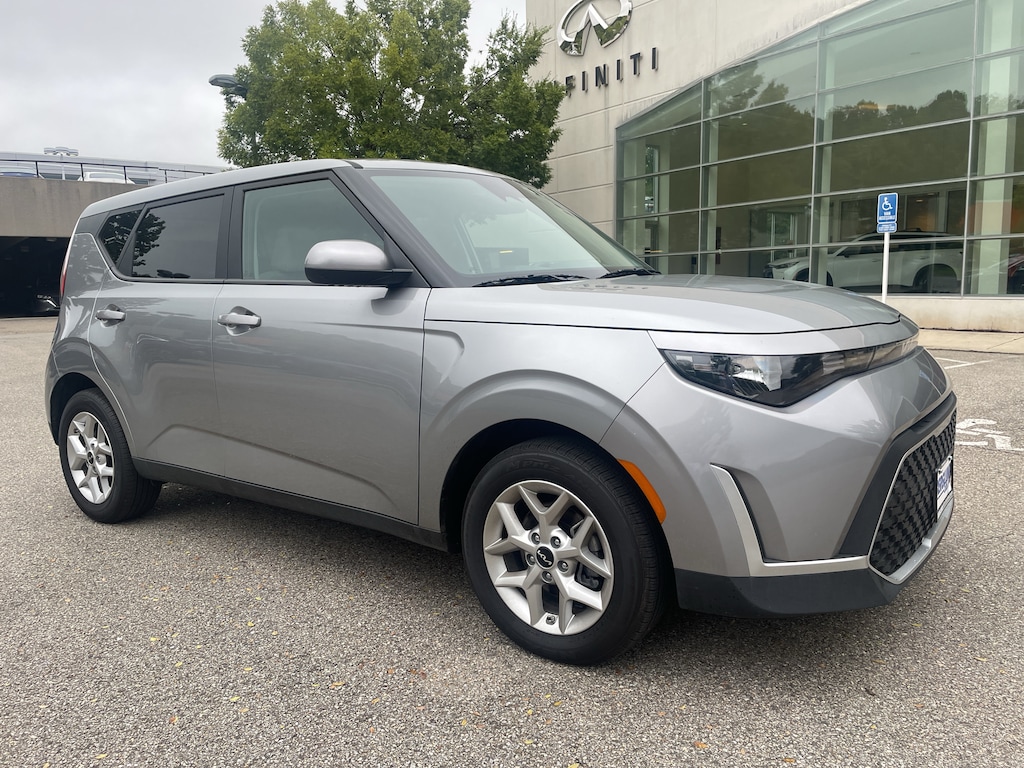 Used 2025 Kia Soul LX Hatchback