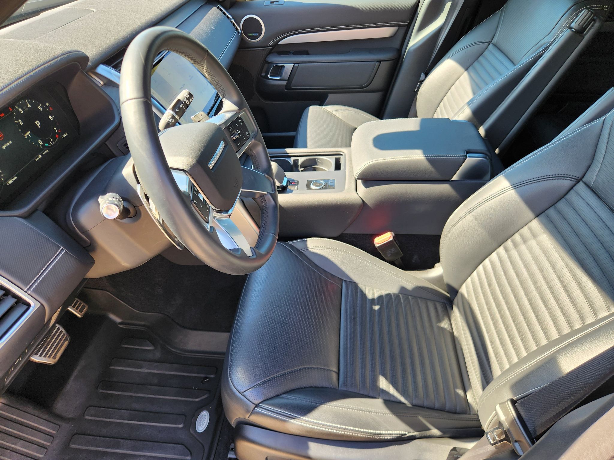 2024 Land Rover Discovery Dynamic SE - Photo 9