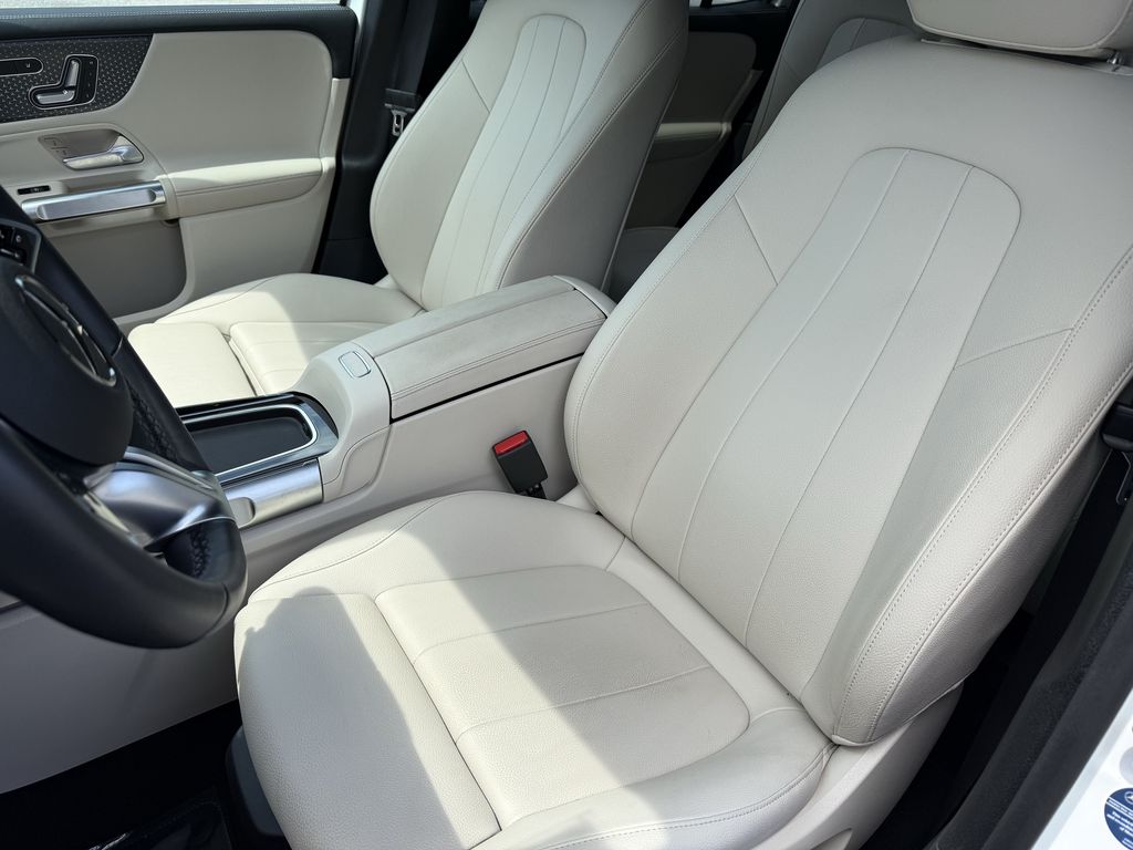 2025 Mercedes-Benz GLB Base - Photo 10