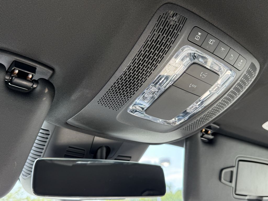 2025 Mercedes-Benz GLB Base - Photo 35