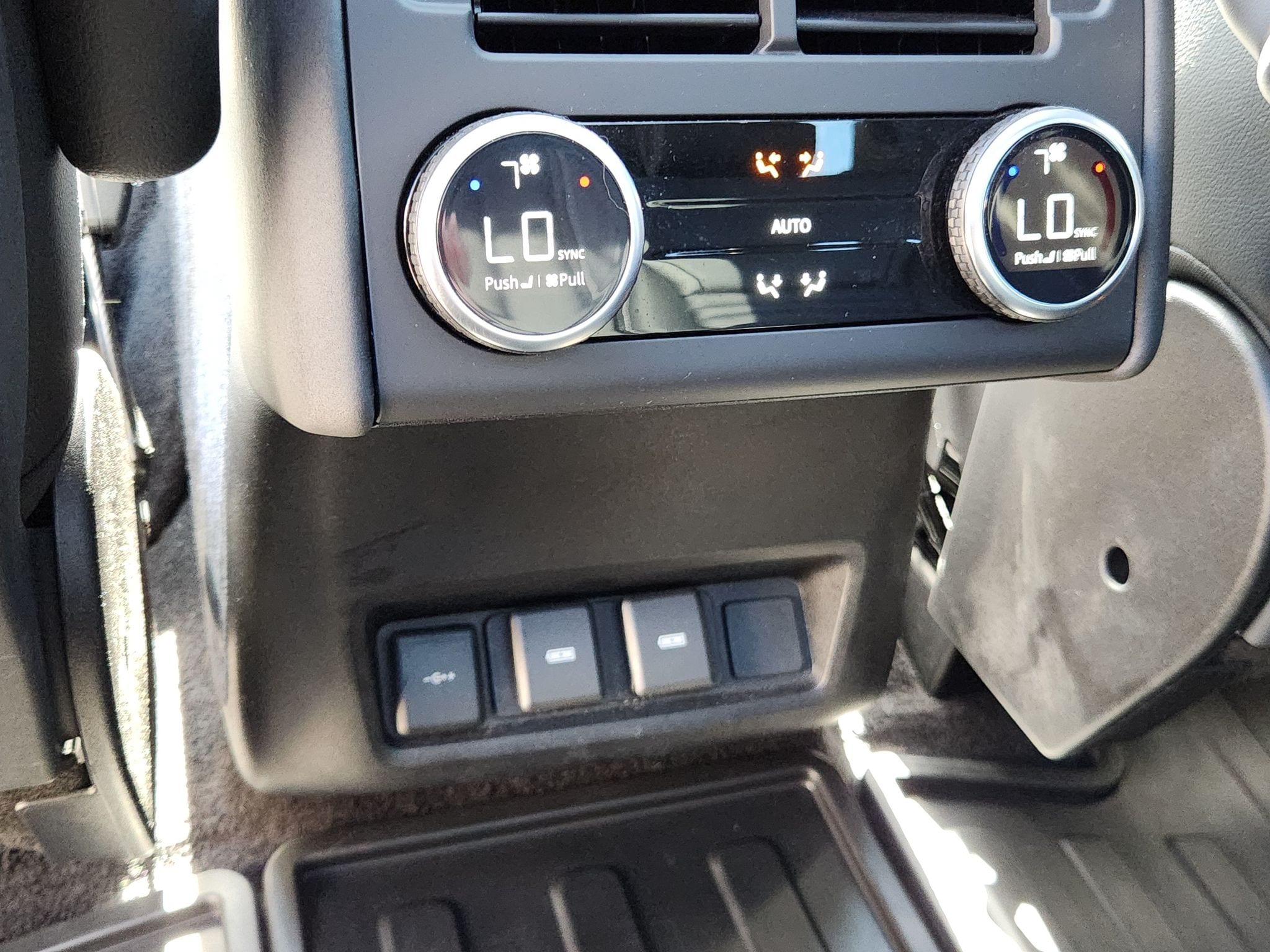 2024 Land Rover Discovery Dynamic SE - Photo 12