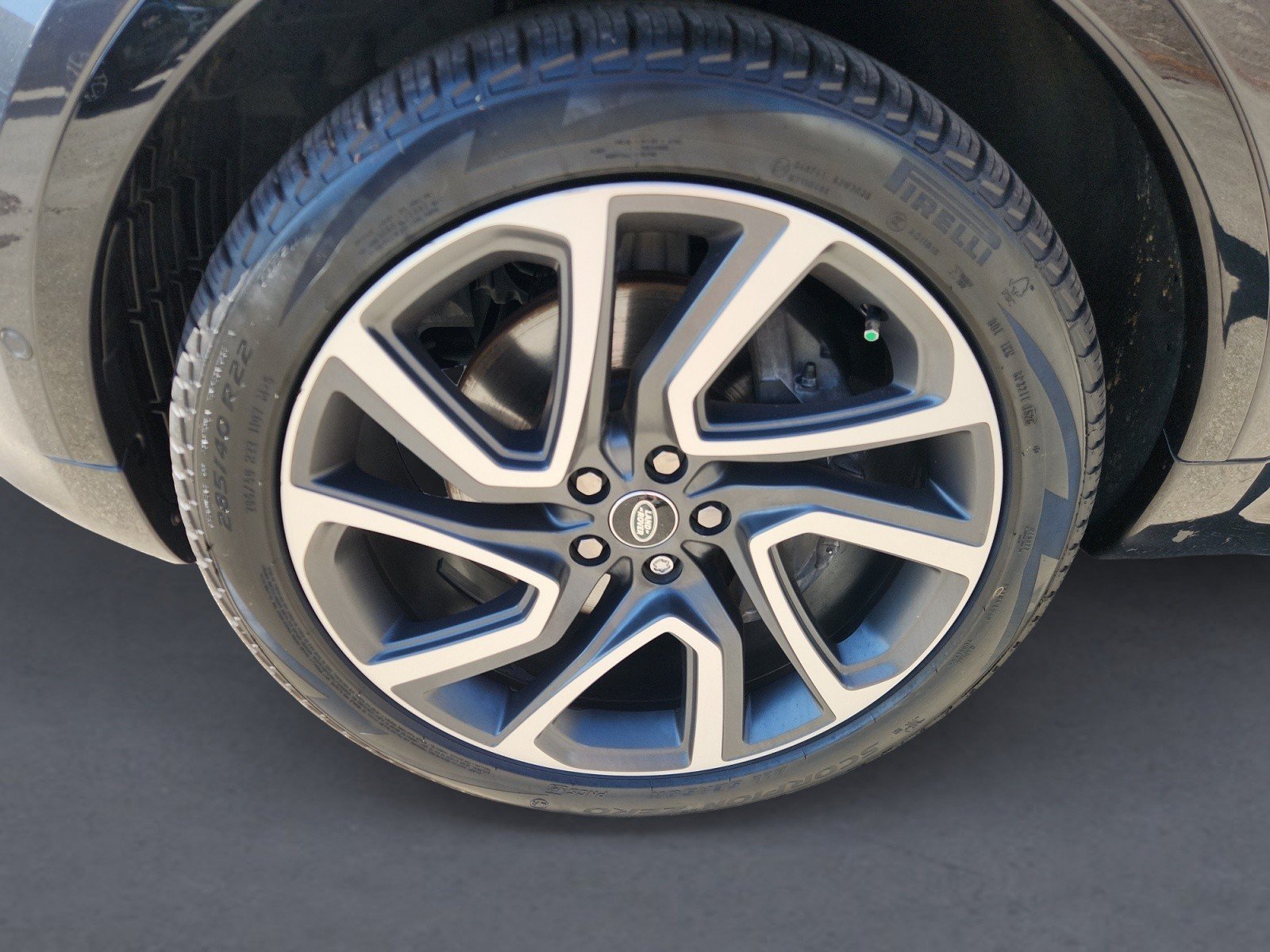 2024 Land Rover Discovery Dynamic SE - Photo 8