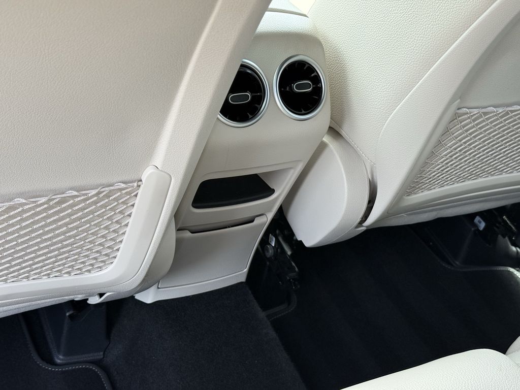 2025 Mercedes-Benz GLB Base - Photo 12