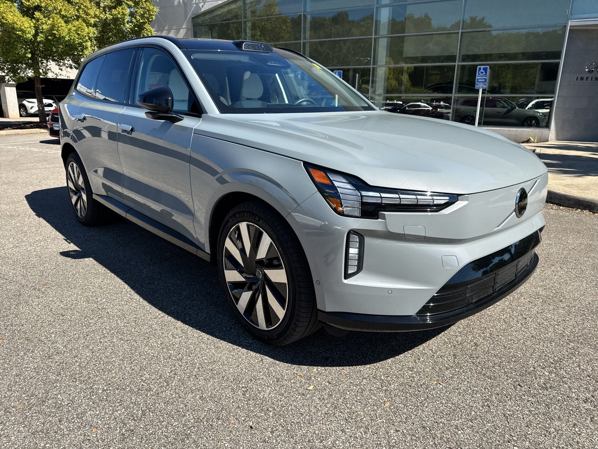 2025 Volvo EX90