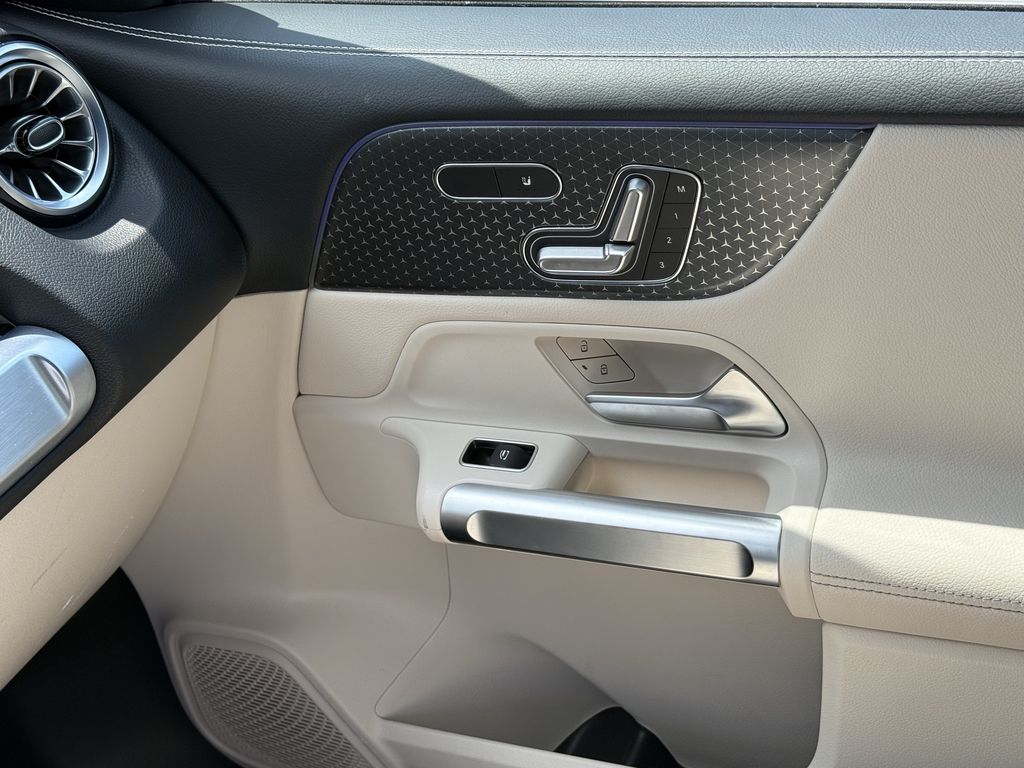 2025 Mercedes-Benz GLB Base - Photo 34