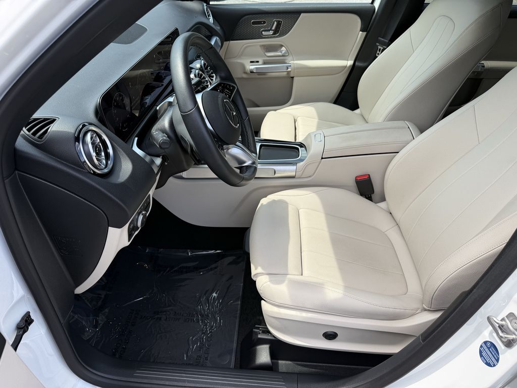 2025 Mercedes-Benz GLB Base - Photo 9