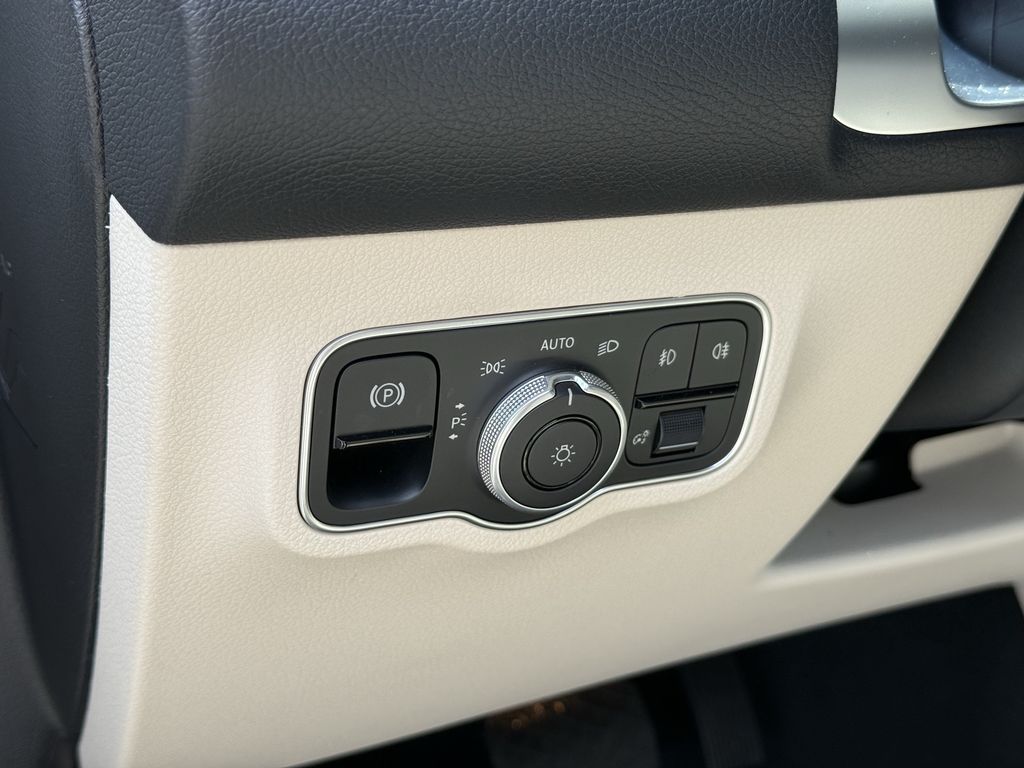 2025 Mercedes-Benz GLB Base - Photo 18