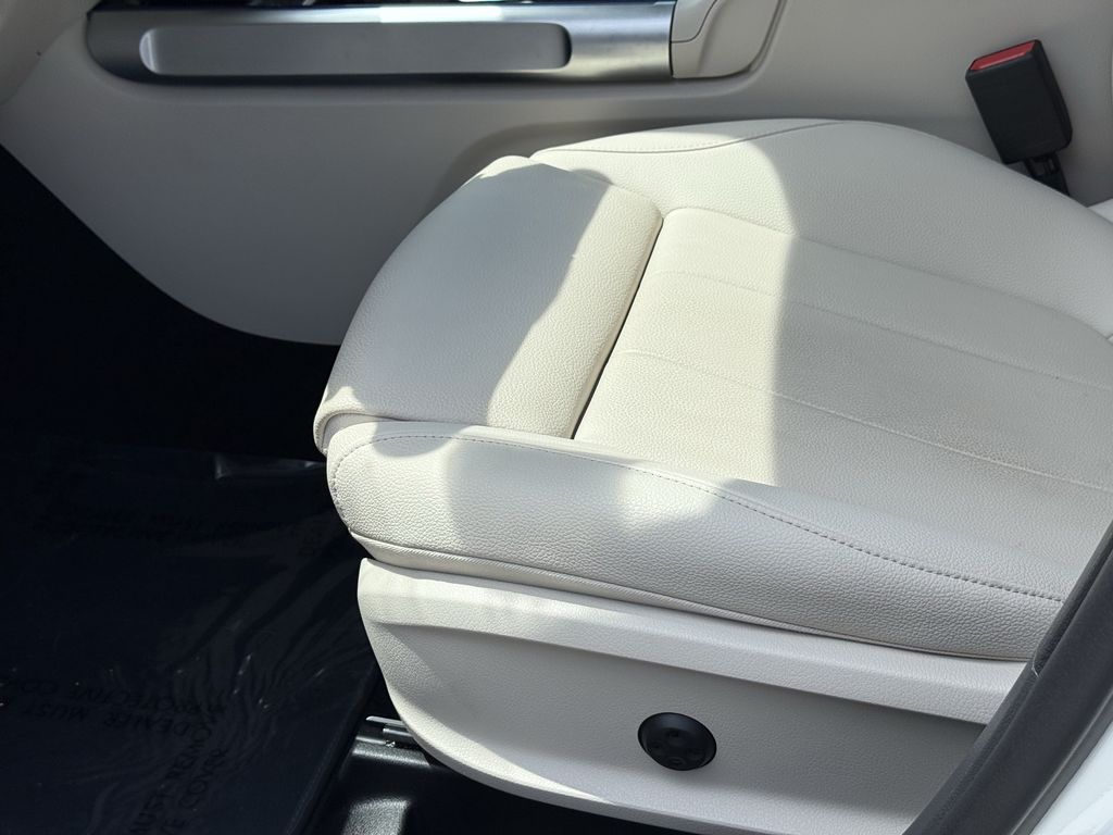 2025 Mercedes-Benz GLB Base - Photo 16
