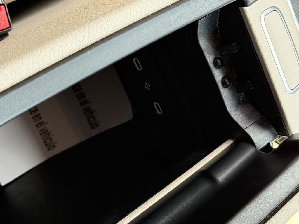 2025 Mercedes-Benz GLB Base - Photo 33