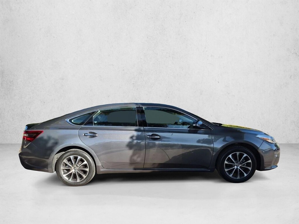 Used 2018 Toyota Avalon XLE Sedan