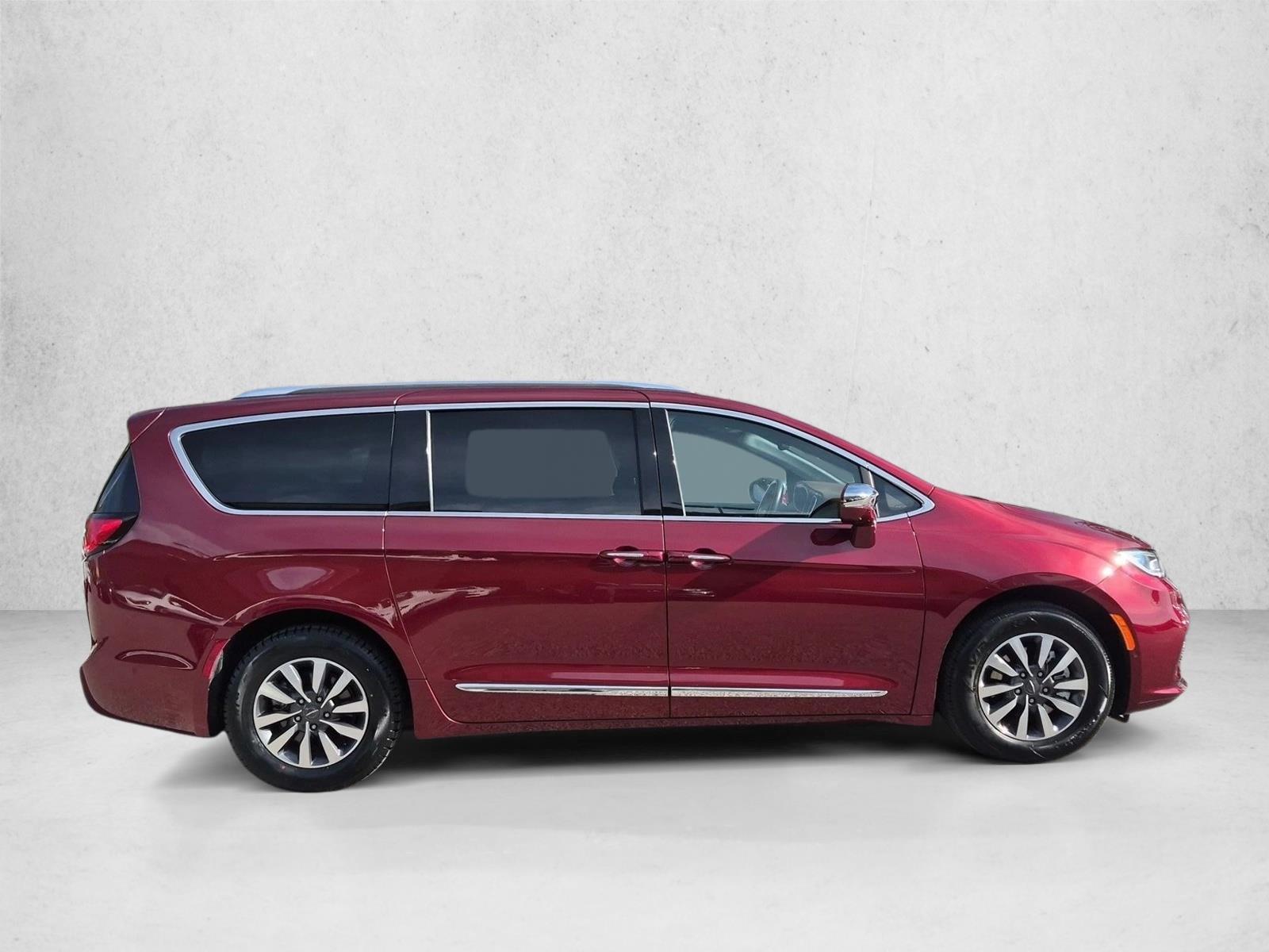 Used 2021 Chrysler Pacifica Limited Van Passenger Van