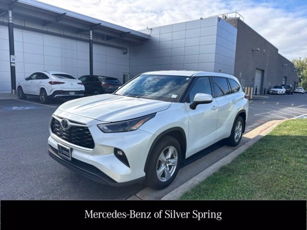 Used 2022 Toyota Highlander LE AWD SUV