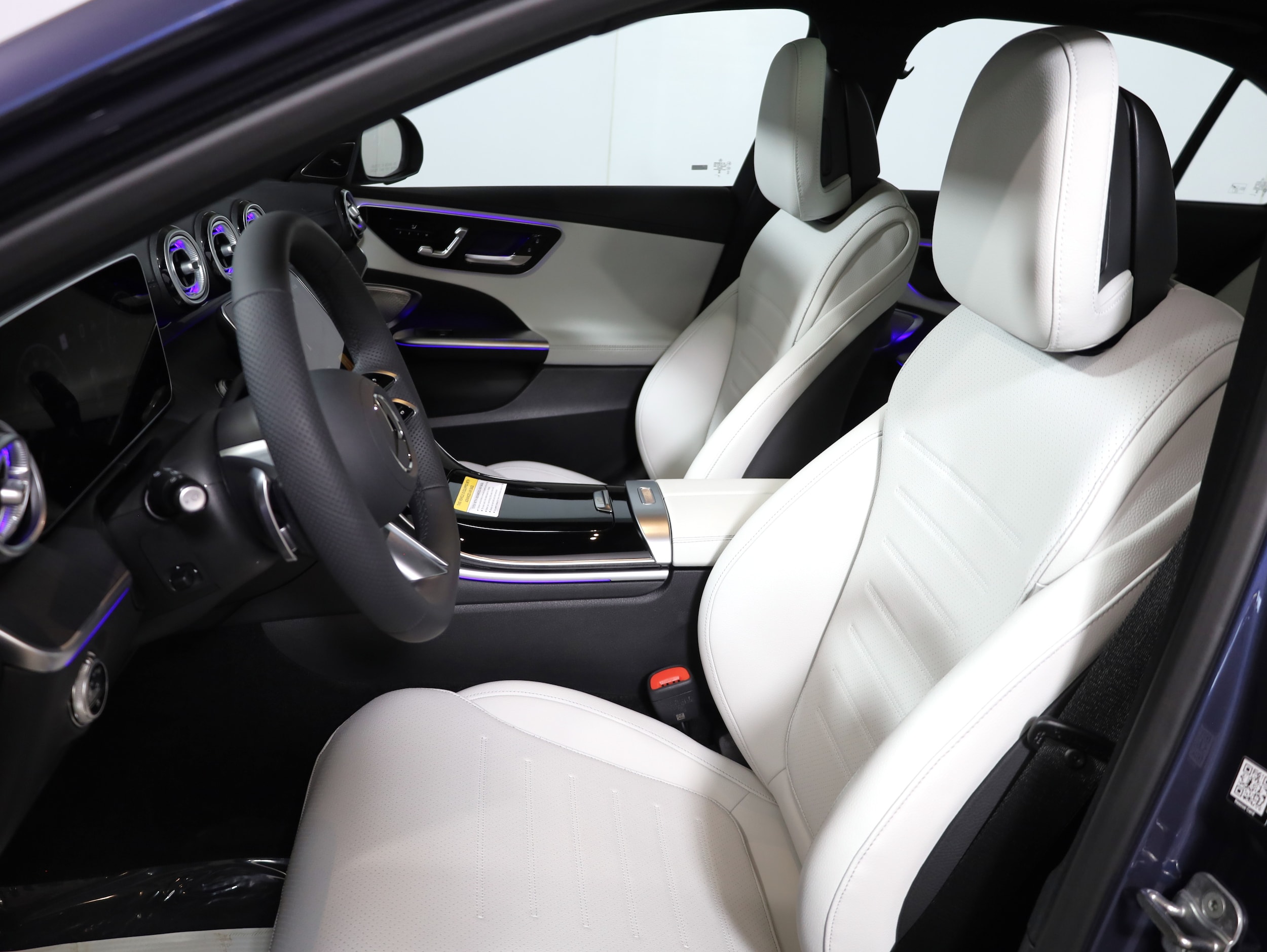 2026 Mercedes-Benz C-Class Sedan C 300 - Photo 10
