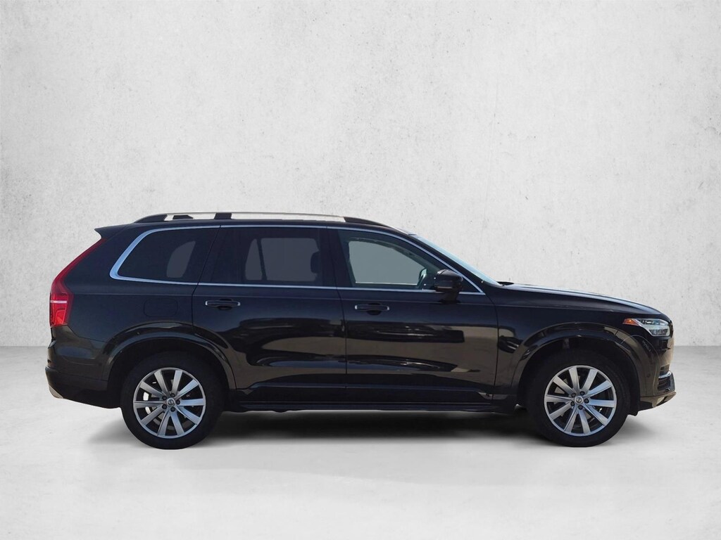 Used 2019 Volvo XC90 T6 Momentum SUV