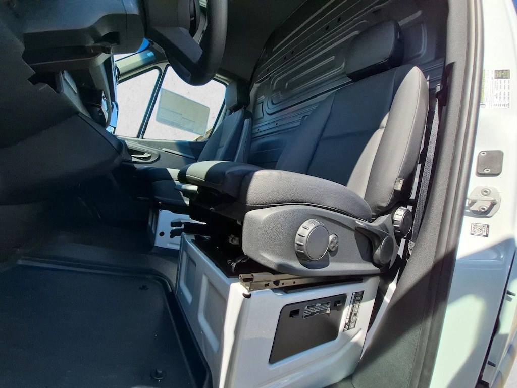 New 2026 Mercedes-Benz Sprinter 2500 2500 High Roof I4 Diesel HO 170" RWD Van Crew Van