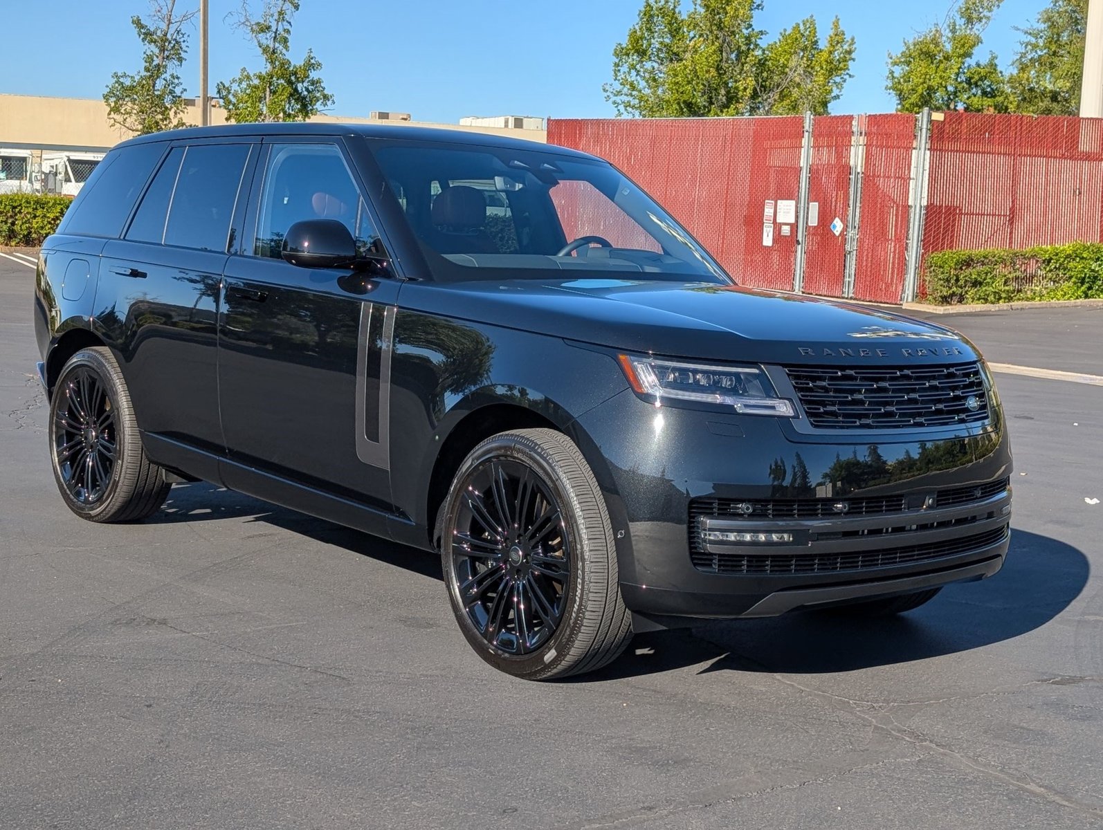 Used 2025 Land Rover Range Rover SE Sport Utility