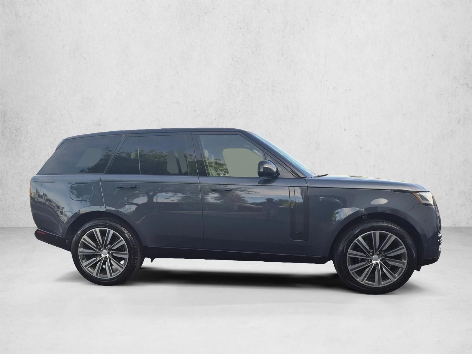 Used 2025 Land Rover Range Rover P400 SE SUV