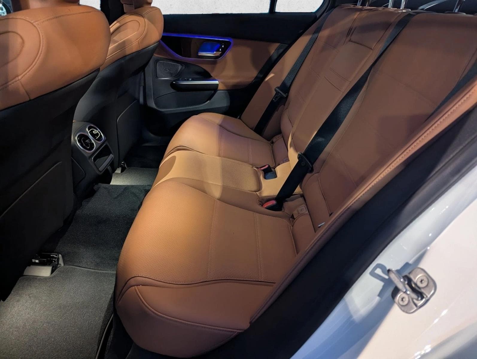 2026 Mercedes-Benz C-Class Sedan C 300 - Photo 13