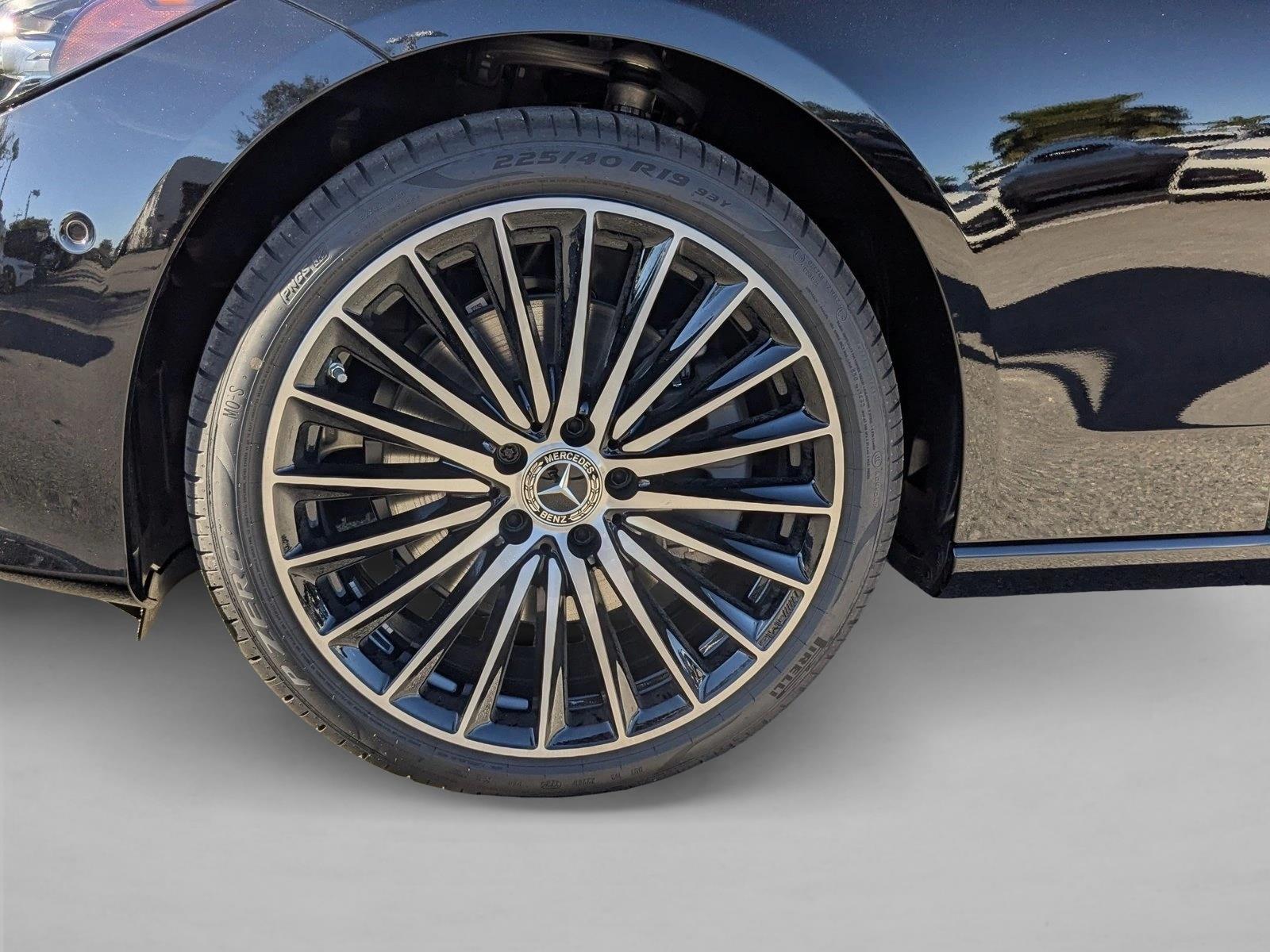 2026 Mercedes-Benz C-Class Sedan C 300 - Photo 9