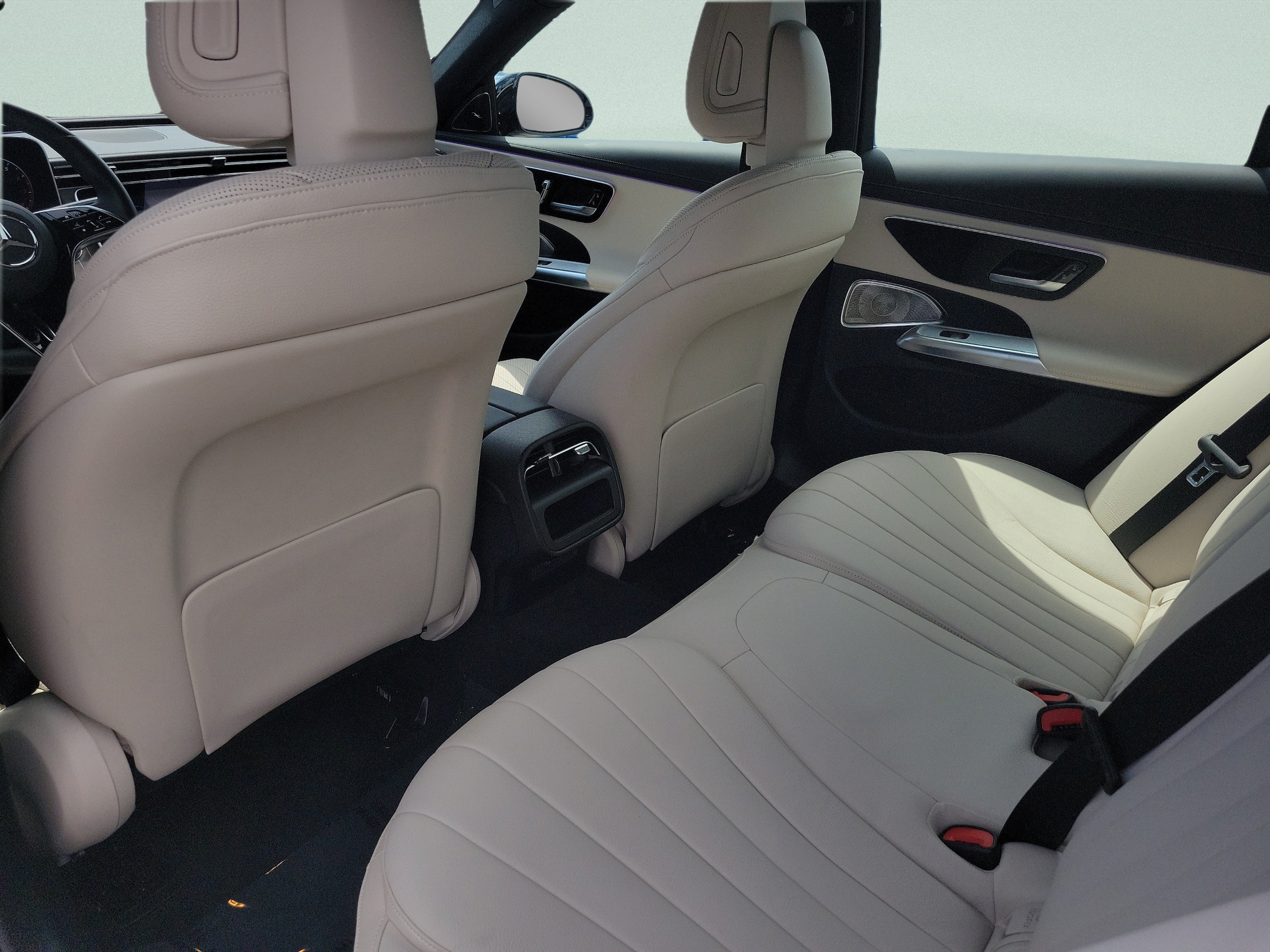 2024 Mercedes-Benz E-Class E450 - Photo 11