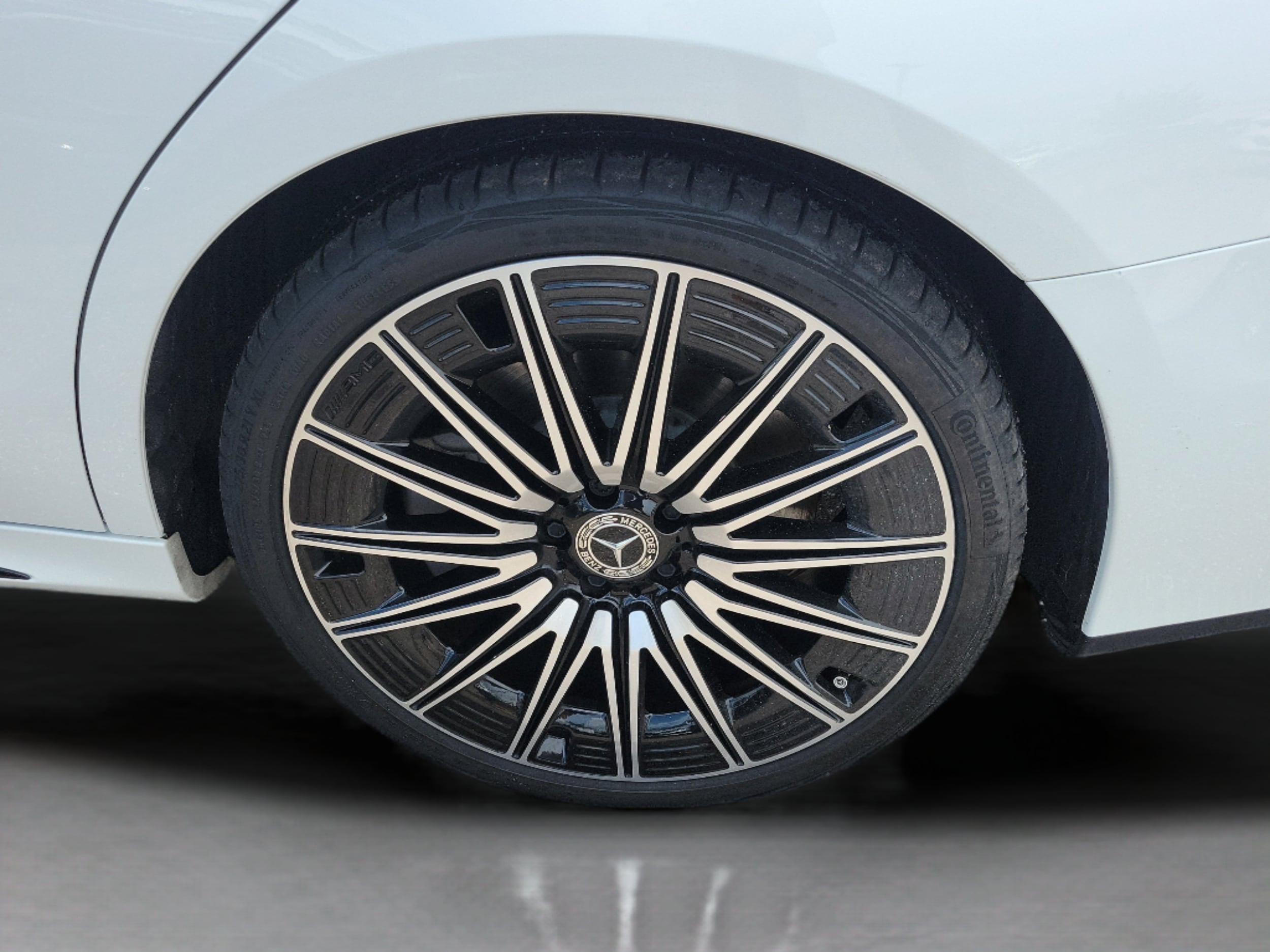 2024 Mercedes-Benz E-Class E450 - Photo 30