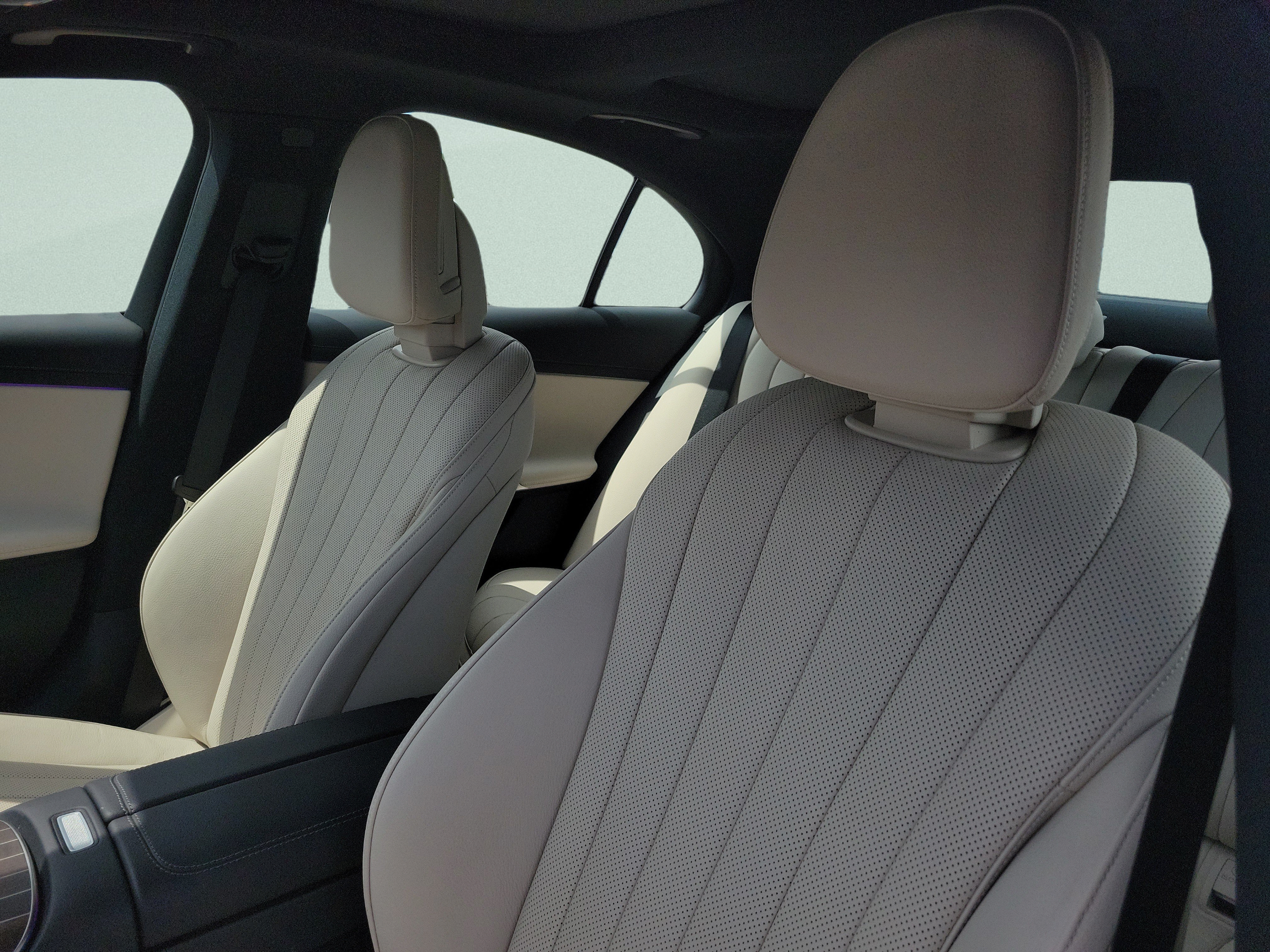 2024 Mercedes-Benz E-Class E450 - Photo 19