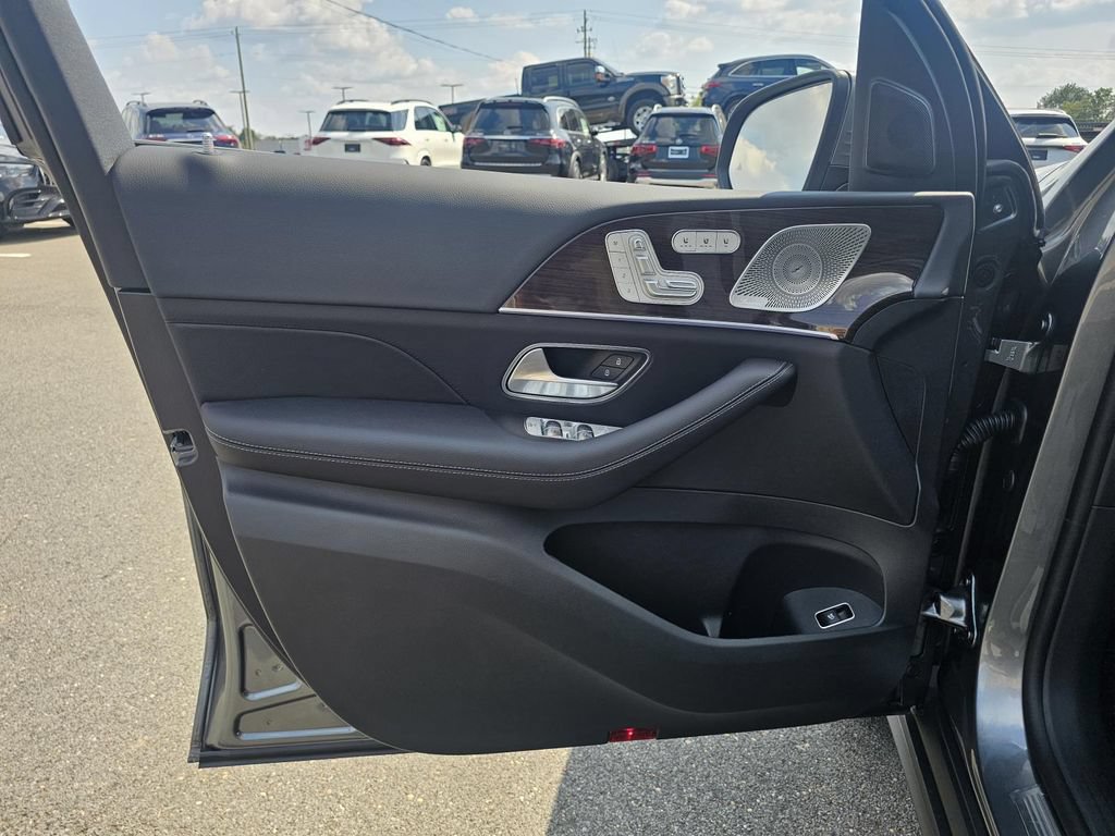 2026 Mercedes-Benz GLS Base - Photo 11